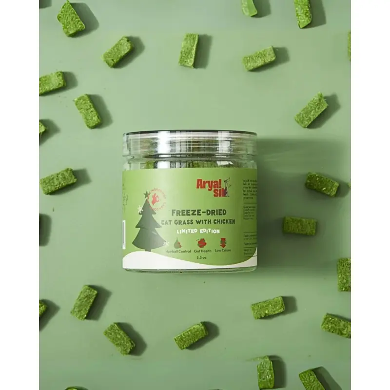 Freeze-Dried Cat Grass w/ Chicken Treats for Dogs & Cats