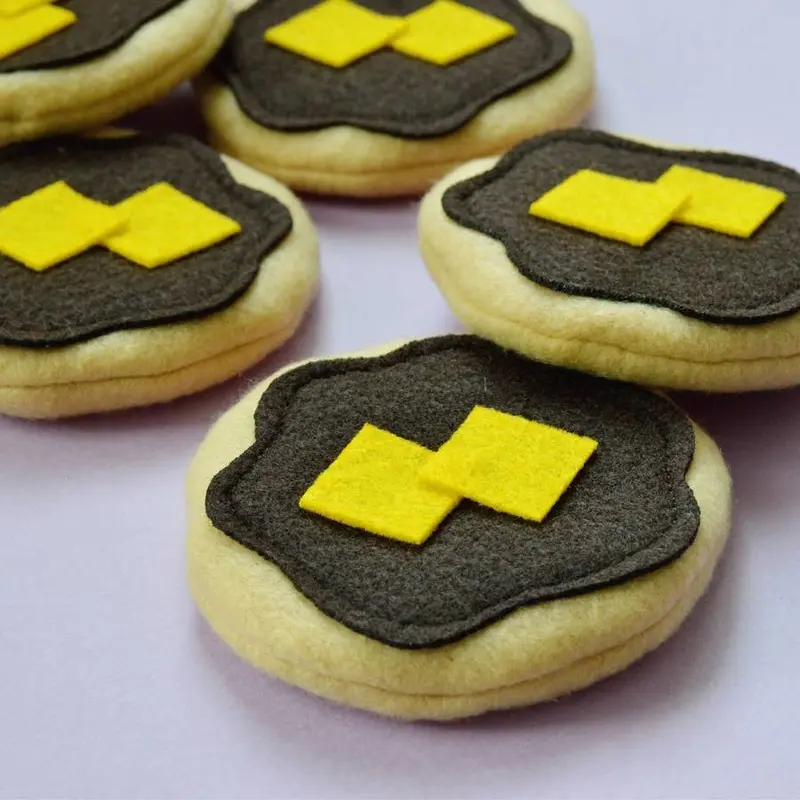 HOUSECAT CLUB | Catnip Pancake Cat Frisbee Toy