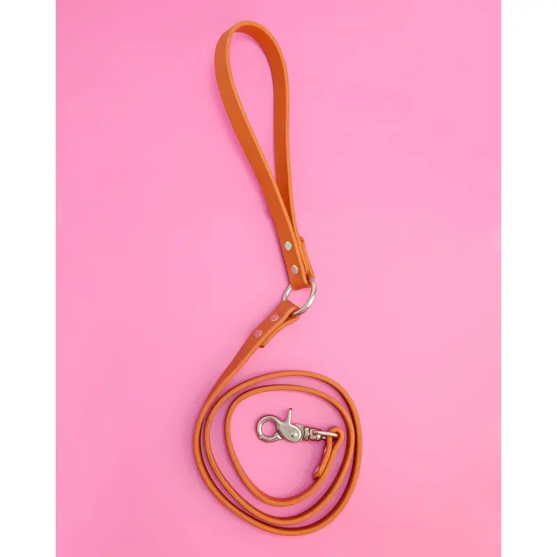City Leash in Classic Tan << FINAL SALE >>