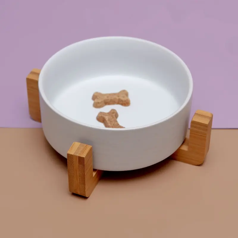 Bowl + Stand in Eggshell and Bamboo (Single)