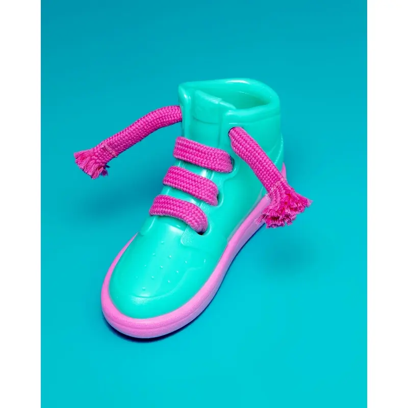 Fresh Kicks 'N' Licks Interactive Chew Toy