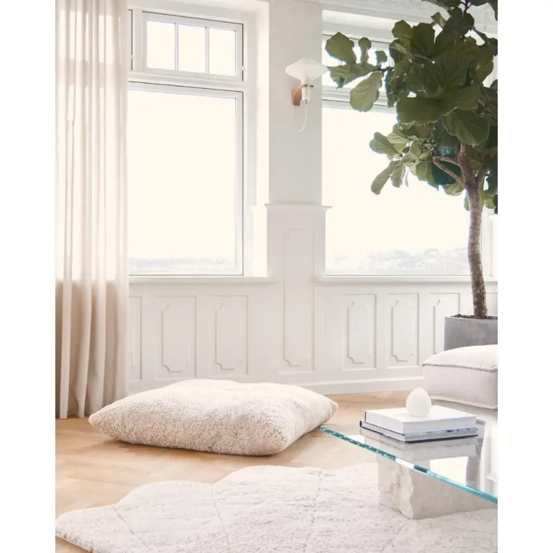 Double-Sided Shortwool Sheepskin Cushion Dog Bed in Pearl (35" x 35")