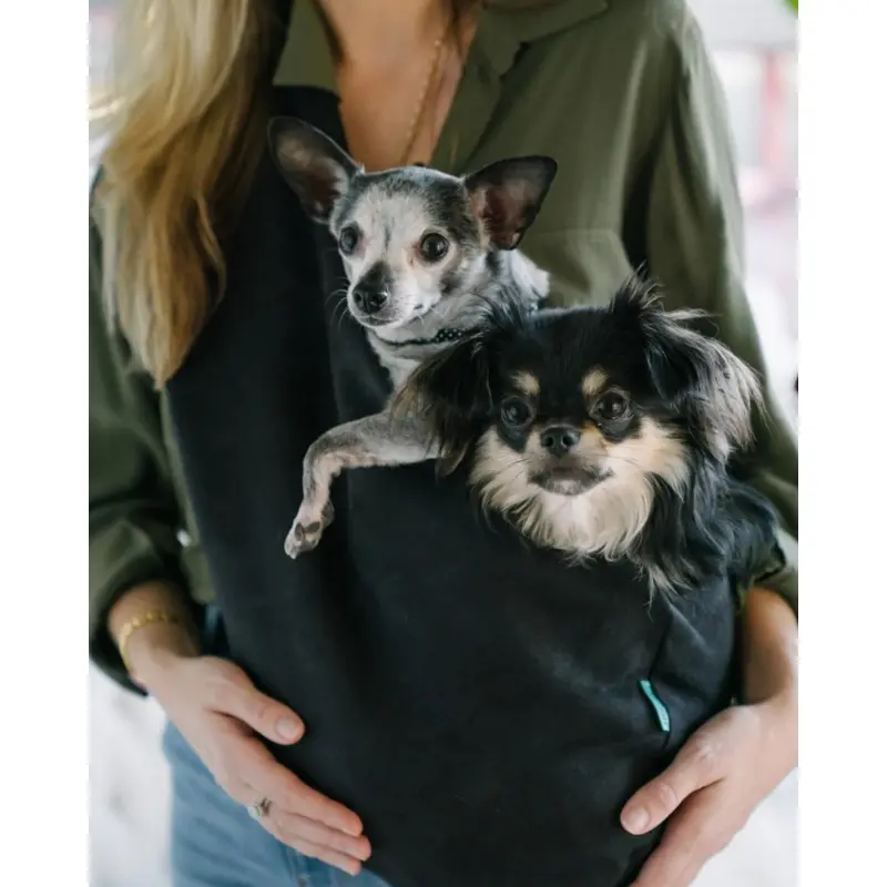 The SNUGGIT Plus+ Crossbody Dog Sling in Clairence Black